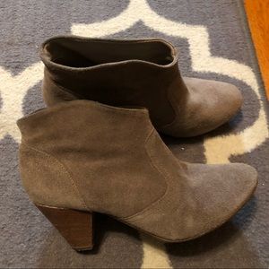 Sold! Adorable Steven by Steve Madden Booties